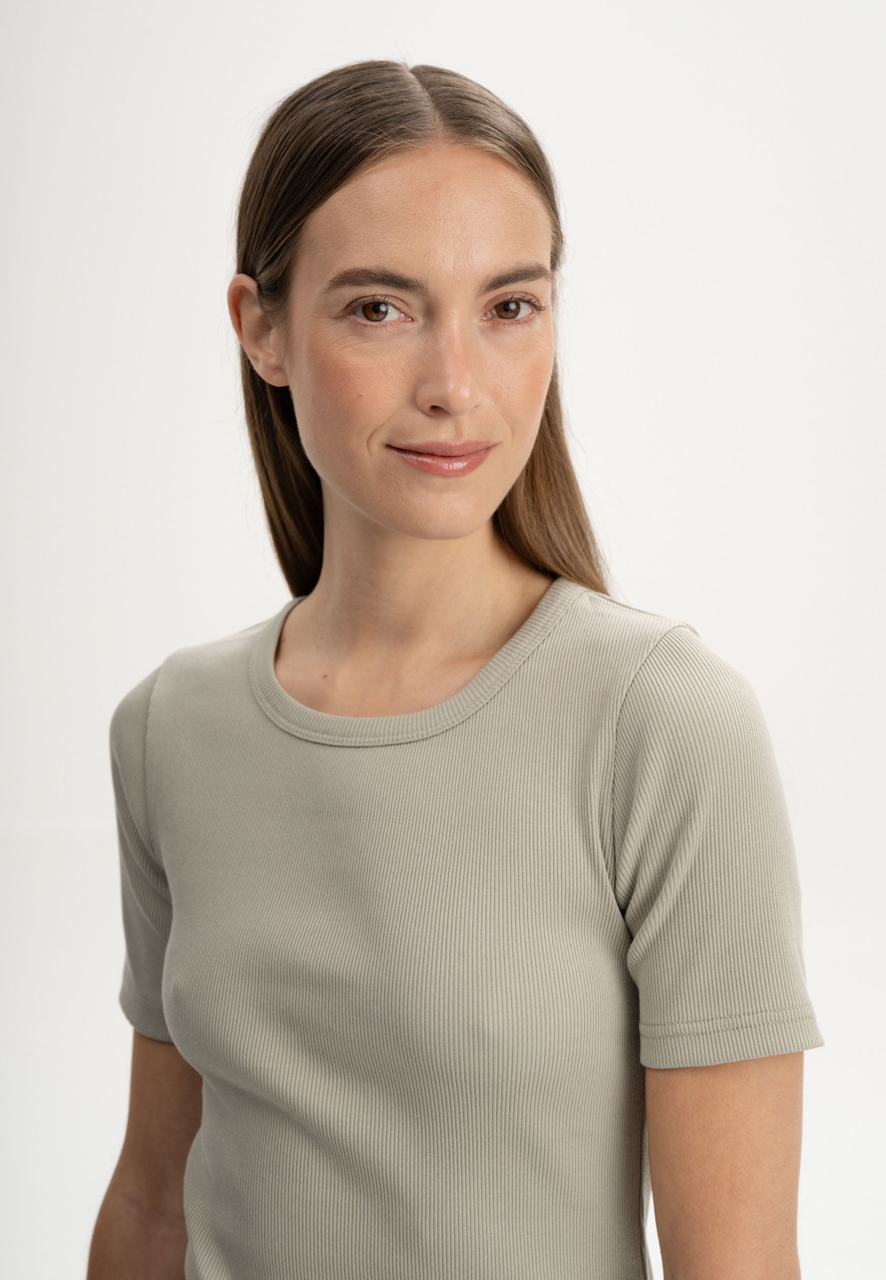 #Farbe_dusty green