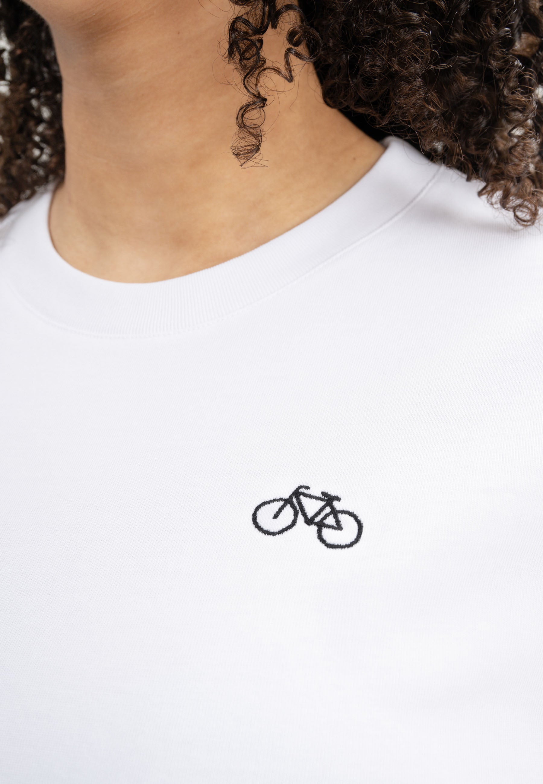 Cropped T-Shirt schwer Style JOSHNA Embroidery
