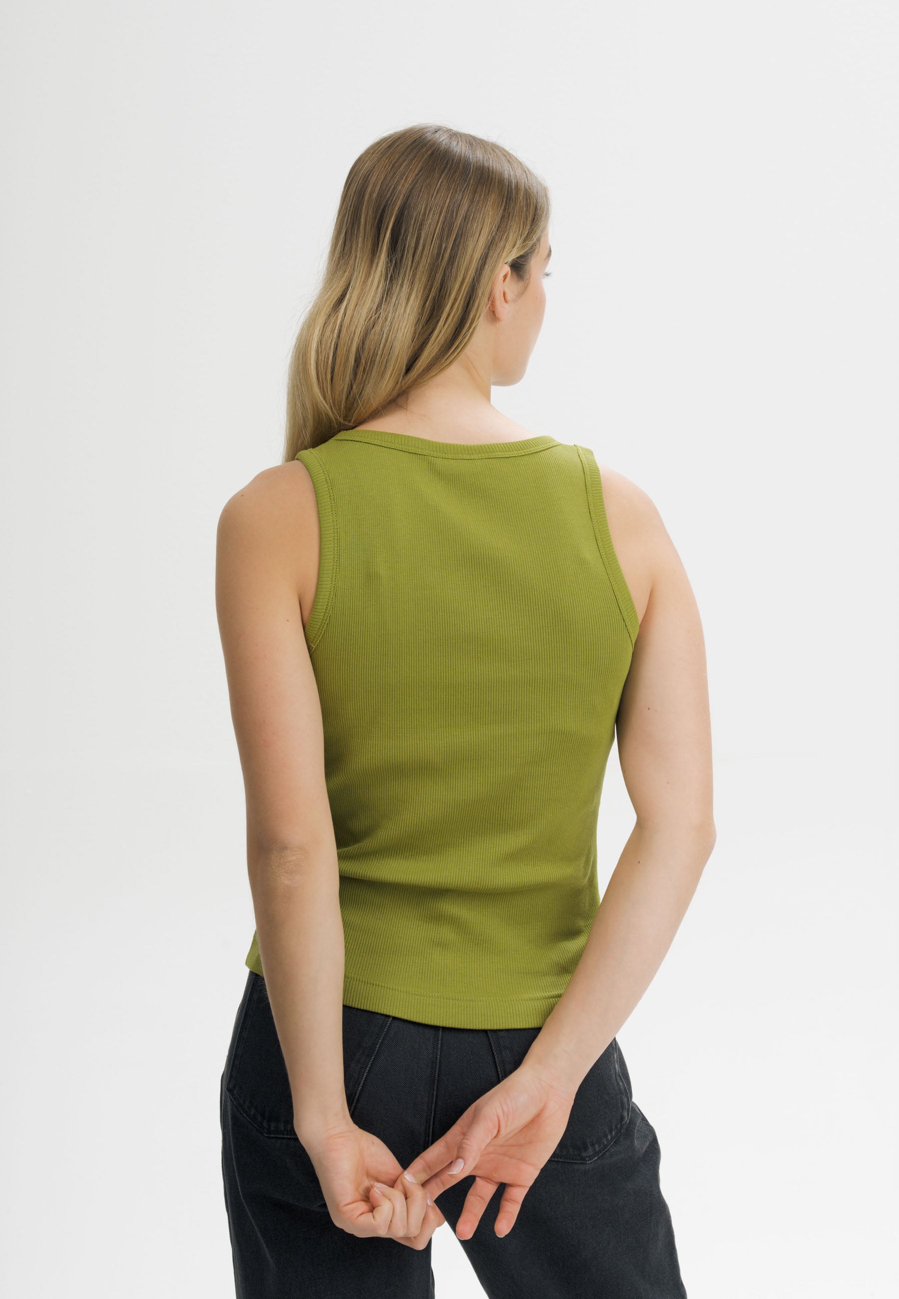 #Farbe_golden green